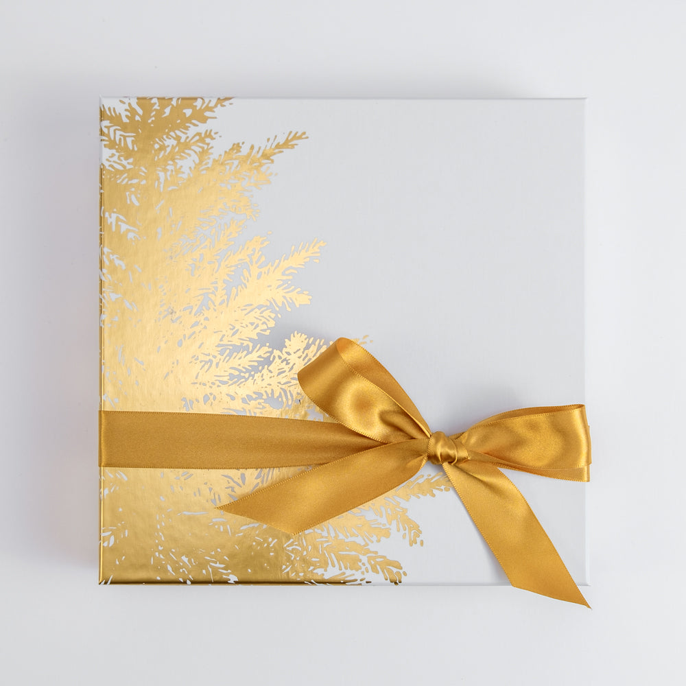 36 Pralinen | "Winterwald" | weiß-gold | vier Motive